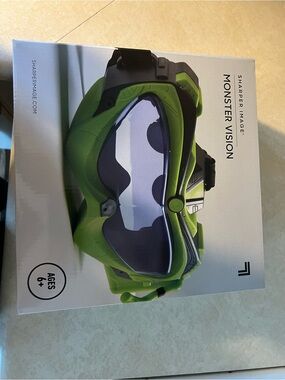 Sharper Image Monster Vision VR Goggles in Green and Black